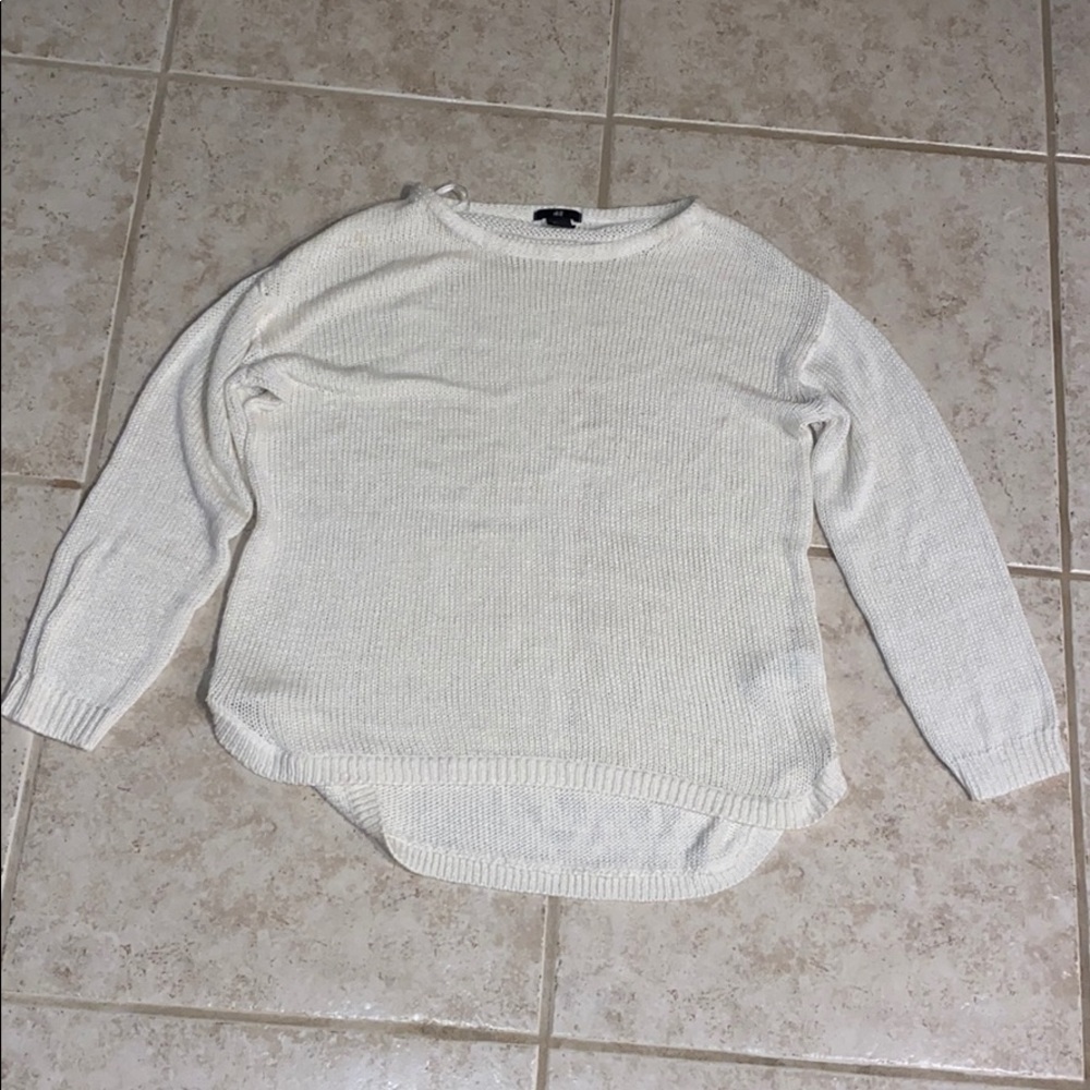 White knitted sweater